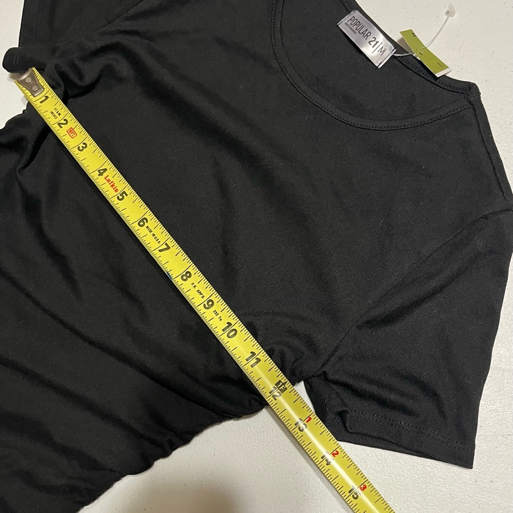Black Ruched Cropped tee - Picture 3 of 5